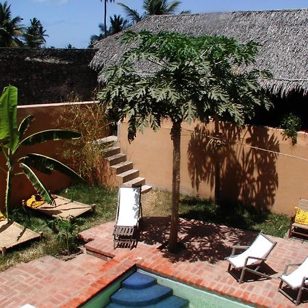 Bed and Breakfast Patio Dos Quintalinhos - Casa Di Gabriele острів Мозамбік Екстер'єр фото
